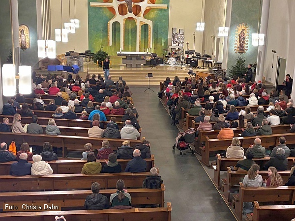 Besucher der Weihnachtsmusik der Humboldtschule Hannover (Foto: Winfried Dahn)